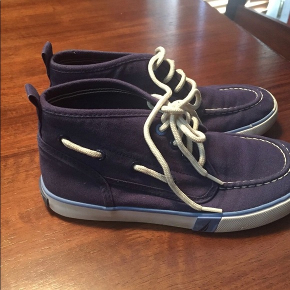 ***SOLD***Navy Nautica shoes size 1Y. - Picture 4 of 4